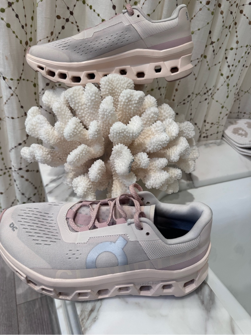 On cloud blush Women's Sneakers-9 - Picture 3 of 6